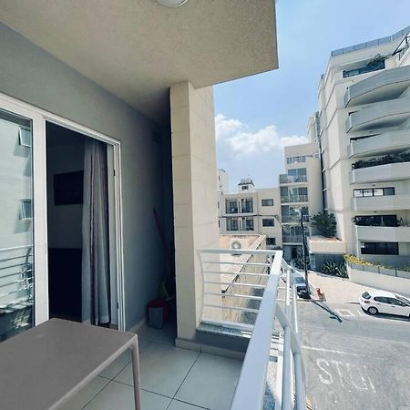 Stylish Modern Central Apartment 4 Paceville Saint Julian's Luaran gambar